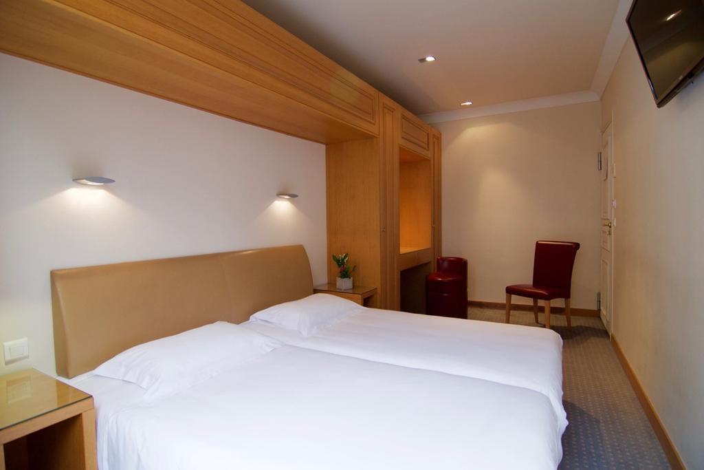 Hotel Du Vieux Marais Paris Bagian luar foto
